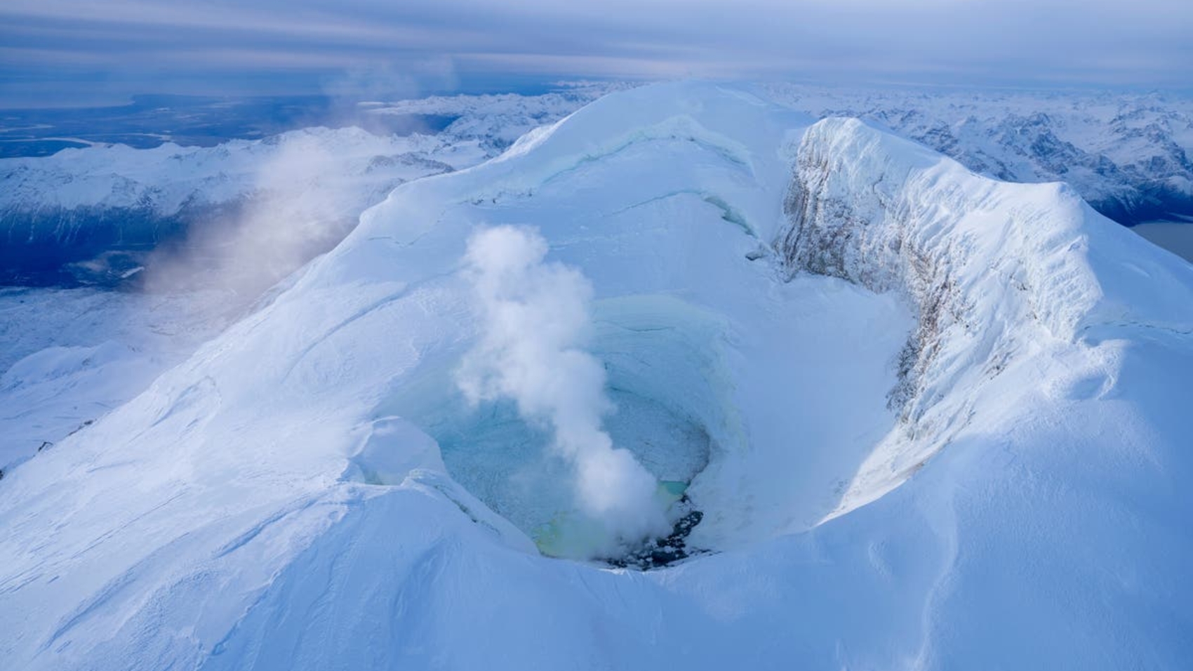 Alaska_Volcano_98438.jpg