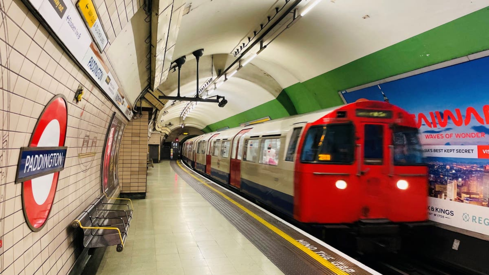 Bakerloo-line-train.jpeg