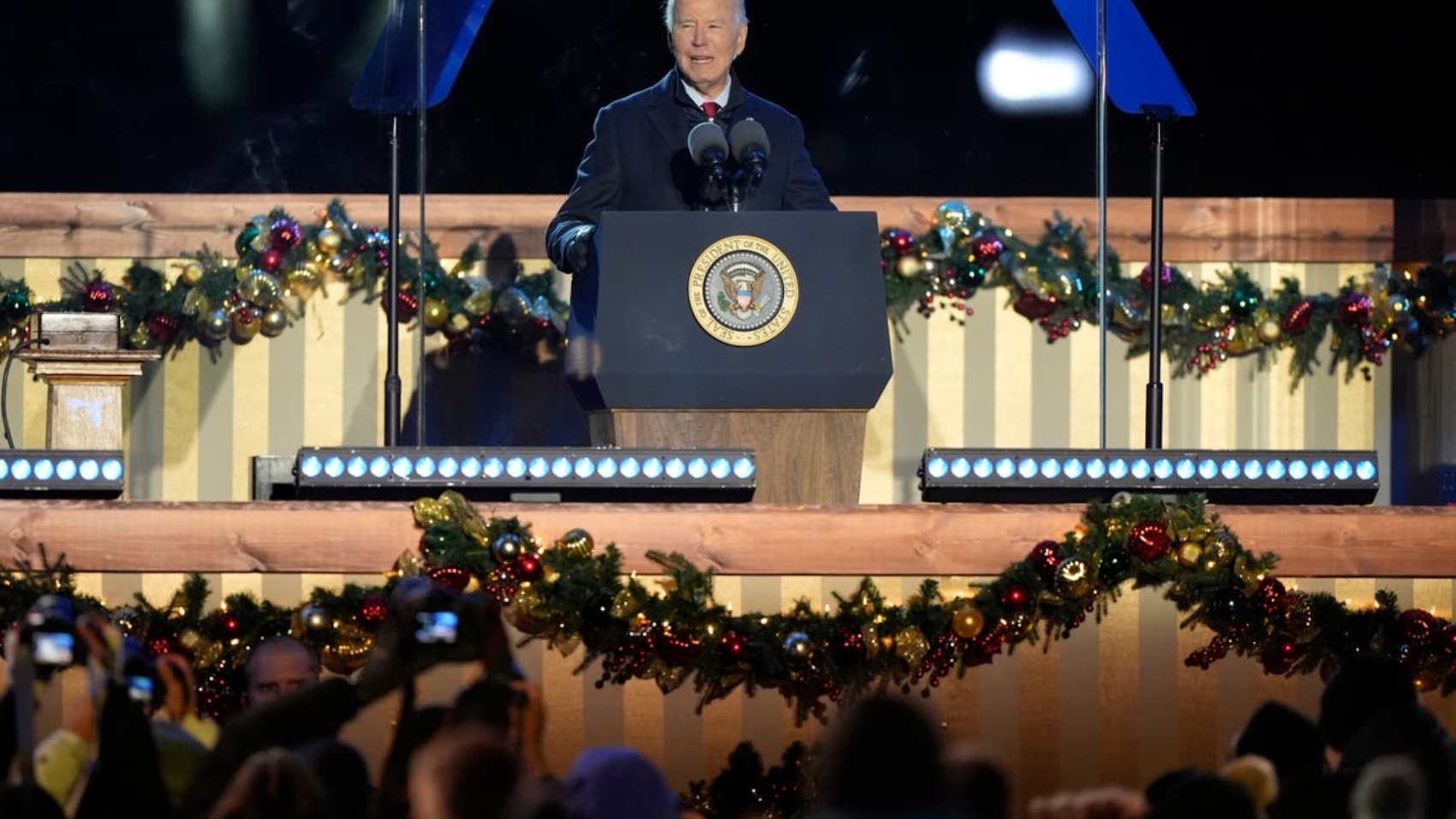 Biden_Christmas_Tree_73311.jpg