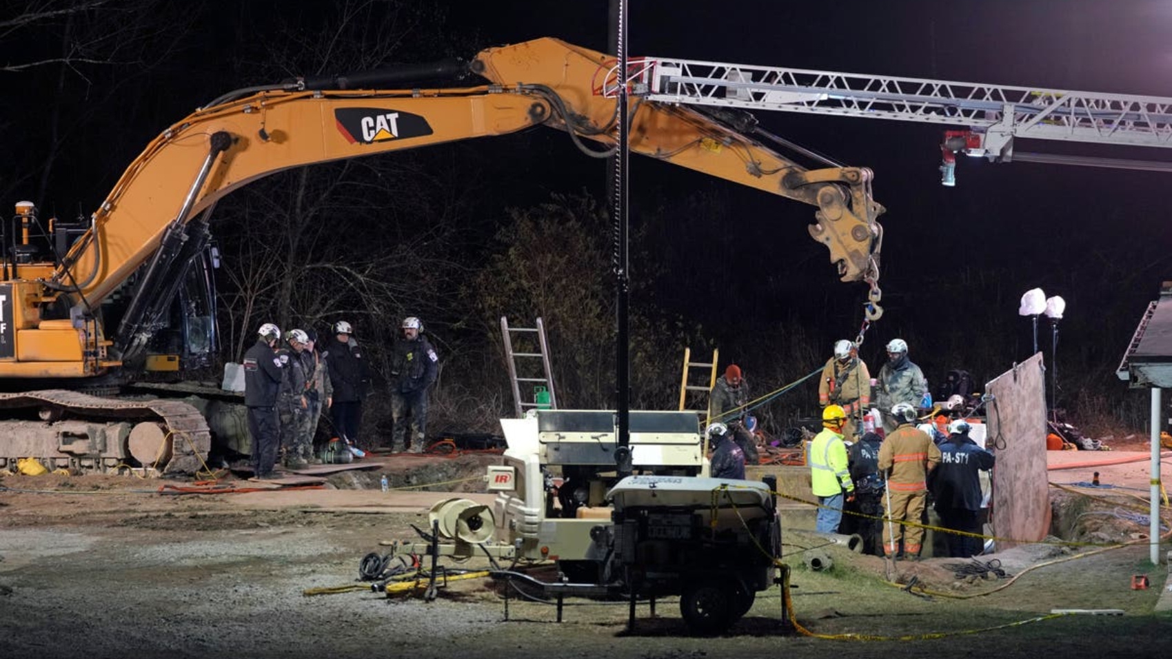 Missing_Woman_Sinkhole_Search_35756.jpg