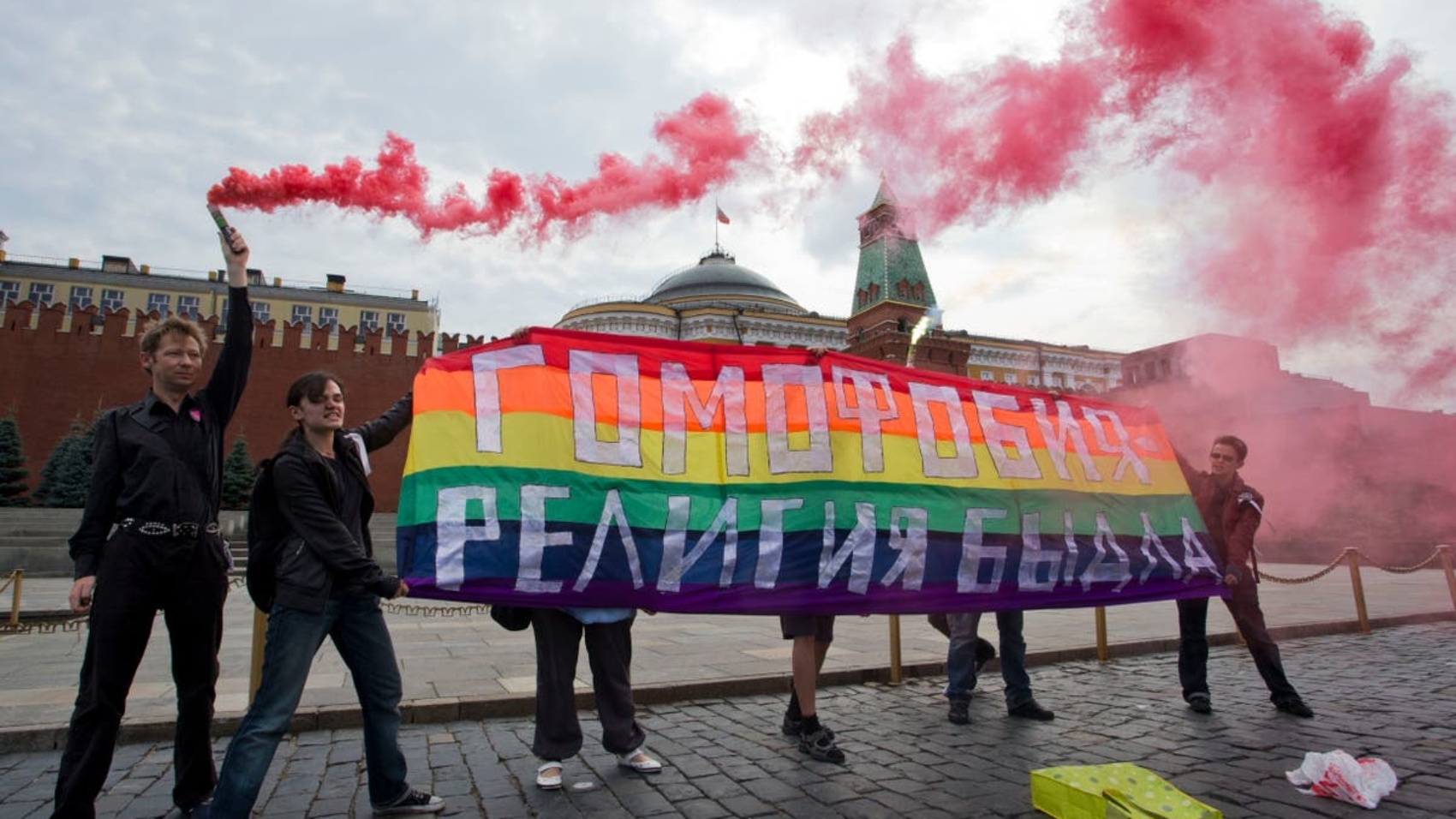 Russia_LGBTQ_Under_Pressure_80236.jpg