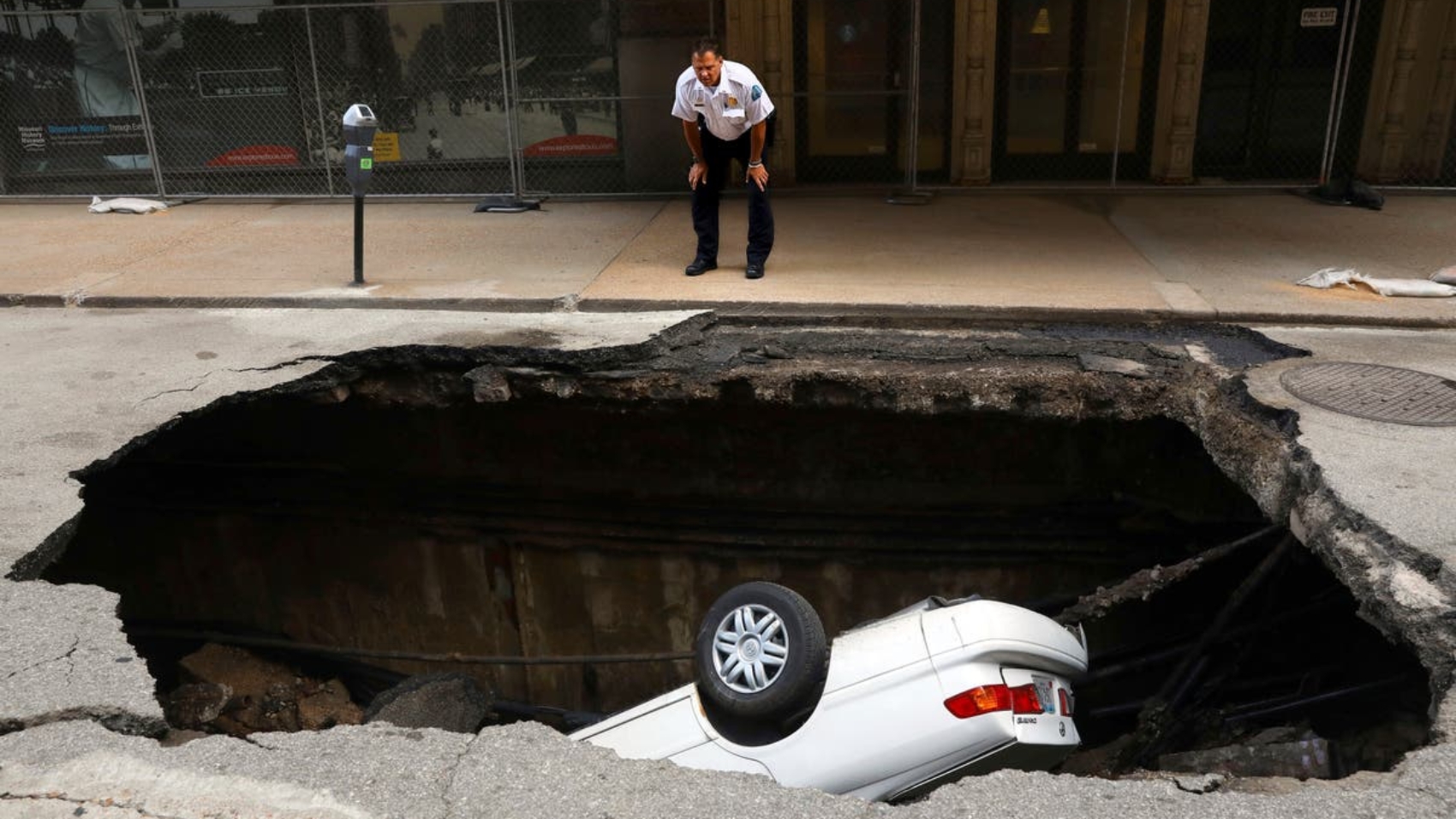 Sinkholes_What_To_Know_44384.jpg