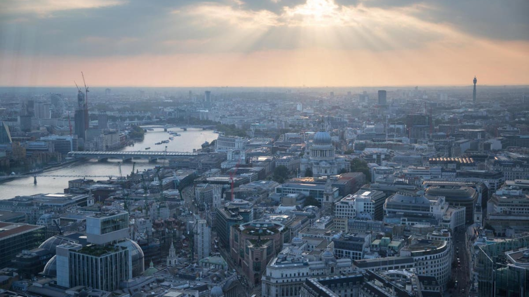 londonskyline3001.jpg