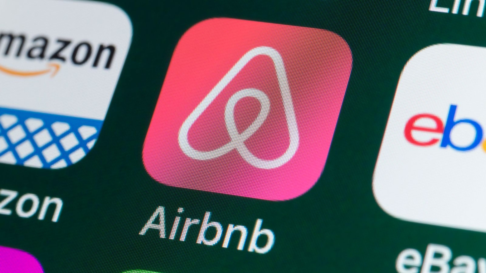 skynews-airbnb-money-blog_6768378.jpg