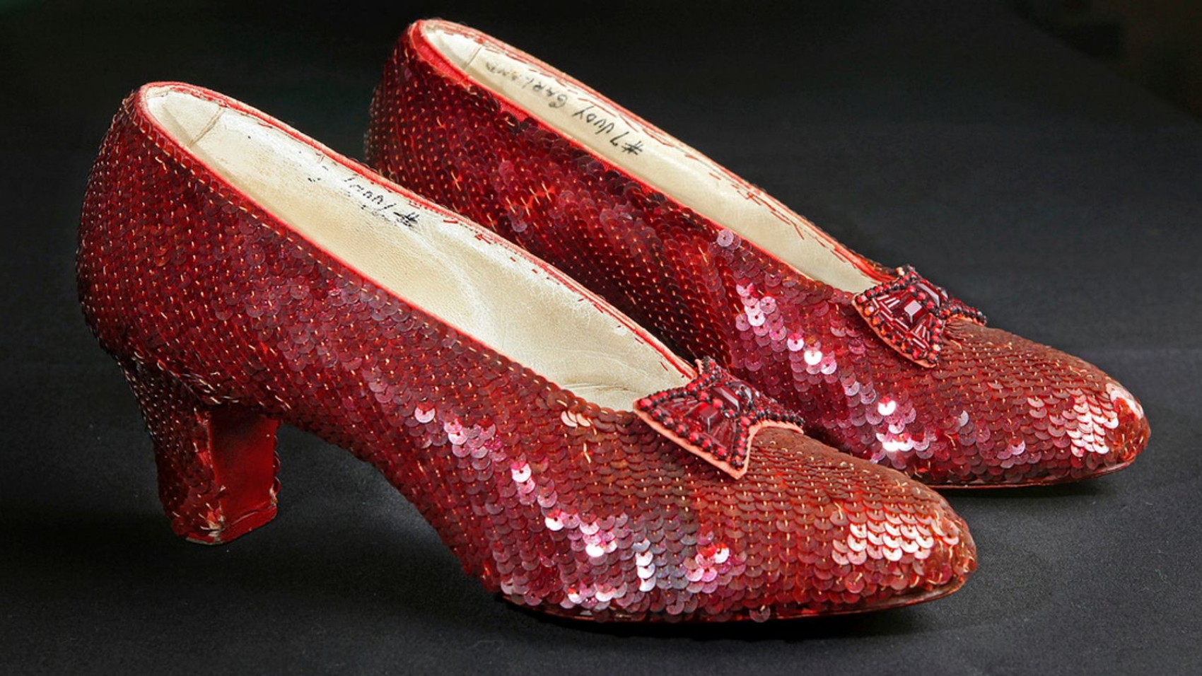 skynews-judy-garland-ruby-slippers_6771239.jpg