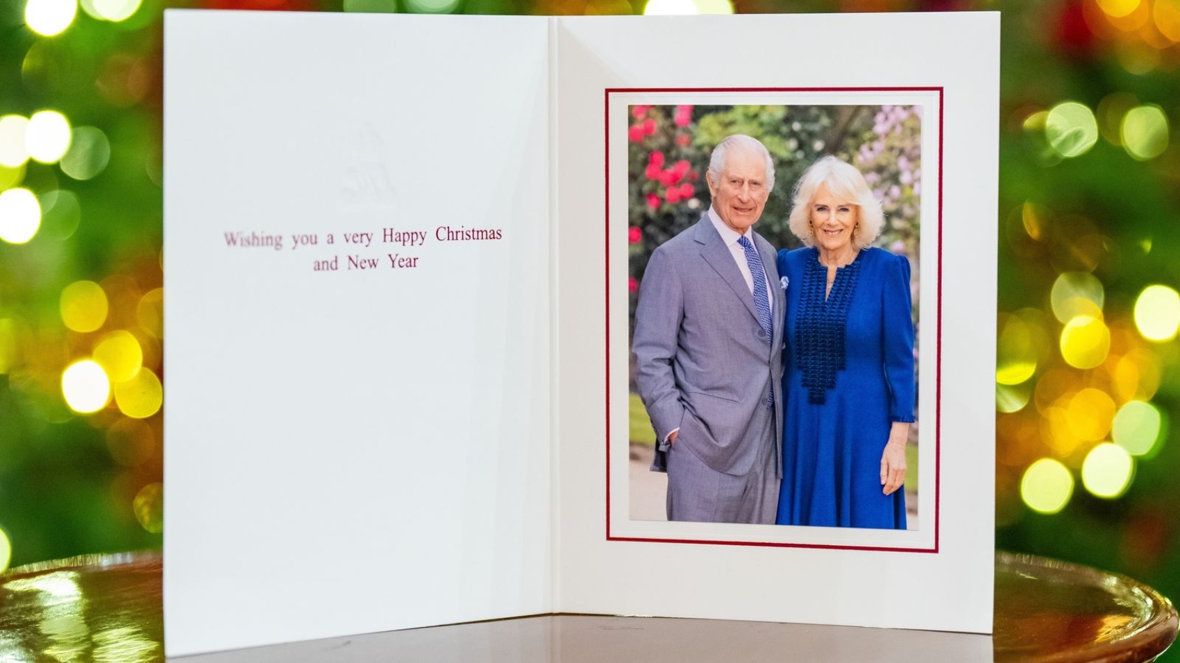 skynews-king-queen-christmas-card_6769117.jpg